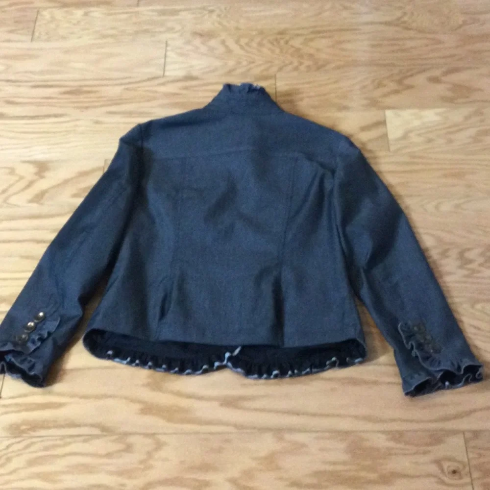 8 Randy Kemper Ruffled Gray Jacket - Picture 4 of 16